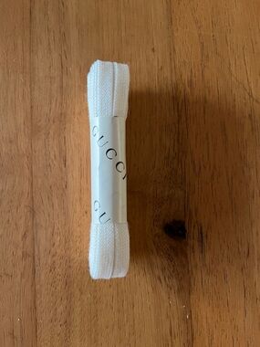 Gucci White Shoelaces with Branded Wrap